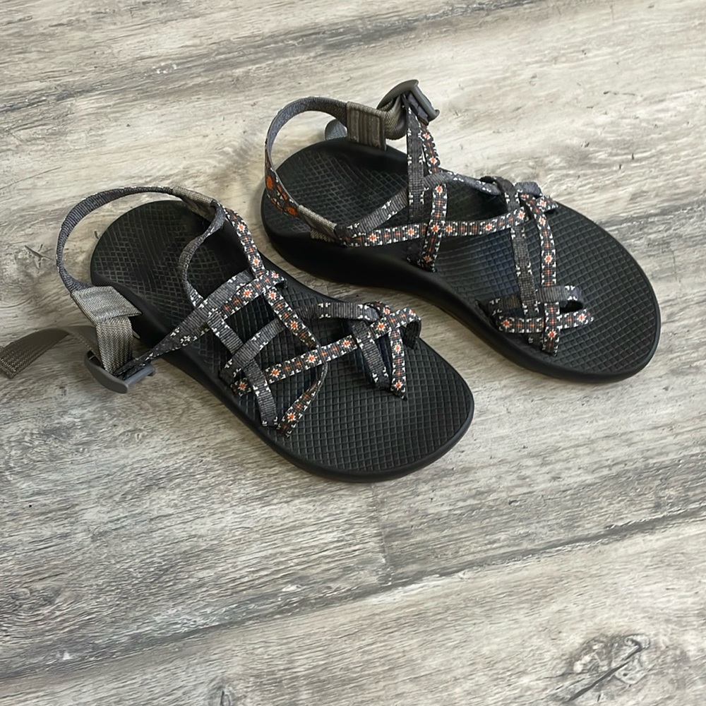 EUC Chaco’s Women Size 8